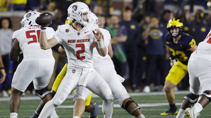 New Mexico Lobos pull off wild fake QB sneak trick play vs. Michigan