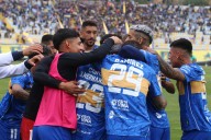 Emoción en el camarín de Everton: uno de sus jugadores recibió su primera citación a La Roja y así se enteró