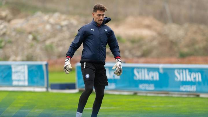 El Real Zaragoza cierra el fichaje de Adrián Rodríguez, tercer portero del Alavés