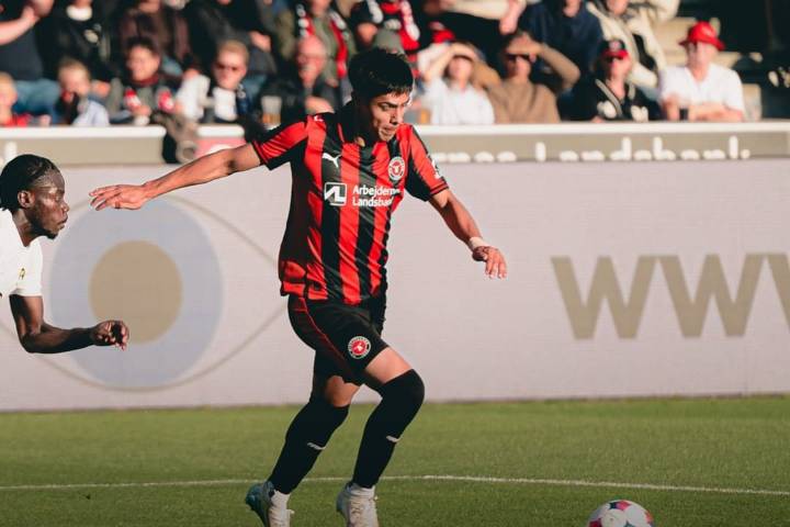 Darío Osorio se luce con gol y asistencia para el Midtjylland en la Europa League