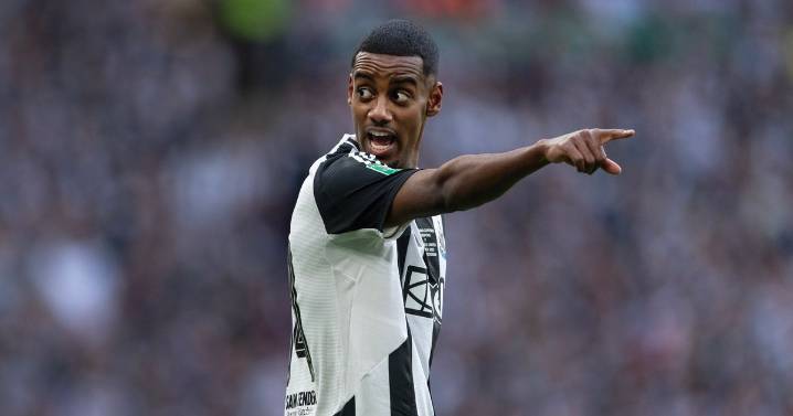 Can Alexander Isak rip up his Newcastle contract to force through Liverpool transfer?