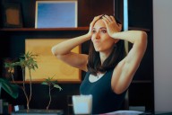Female Hotel Employee Tells Guest He's Late Checking Out