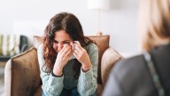 ¿Llora con frecuencia sin motivo aparente? Esto dice la psicología sobre esta incontrolable acción en algunas personas