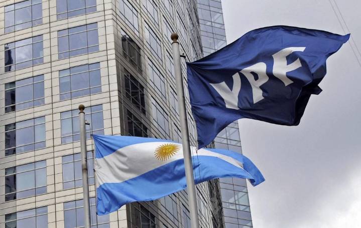 Argentina logró un fallo favorable de la Justicia de Irlanda en el caso YPF