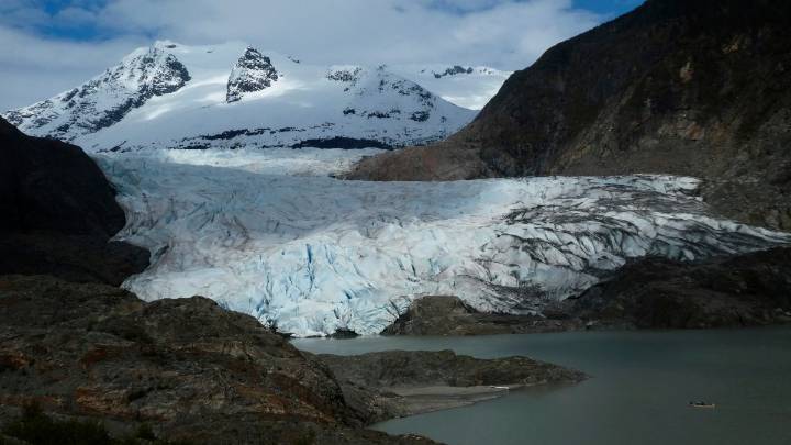 New river barriers prevented severe damage from a glacial outburst in Alaska