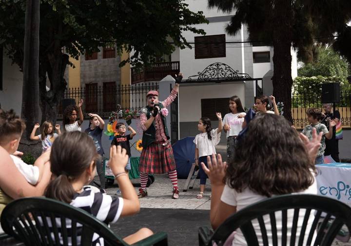 El arte pone las calles de Teror En Pie