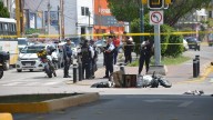 Tolva se pasa el rojo y mata a motociclista en el bulevar José María Morelos