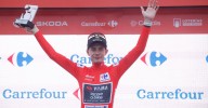 Vingegaard cae en la trampa de la rotonda pero acaba de rojo
