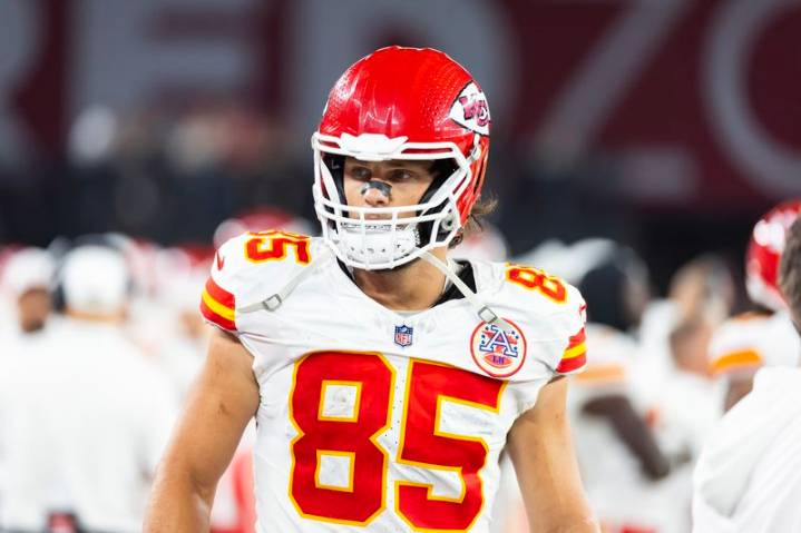 Chiefs add veteran TE Robert Tonyan to active roster
