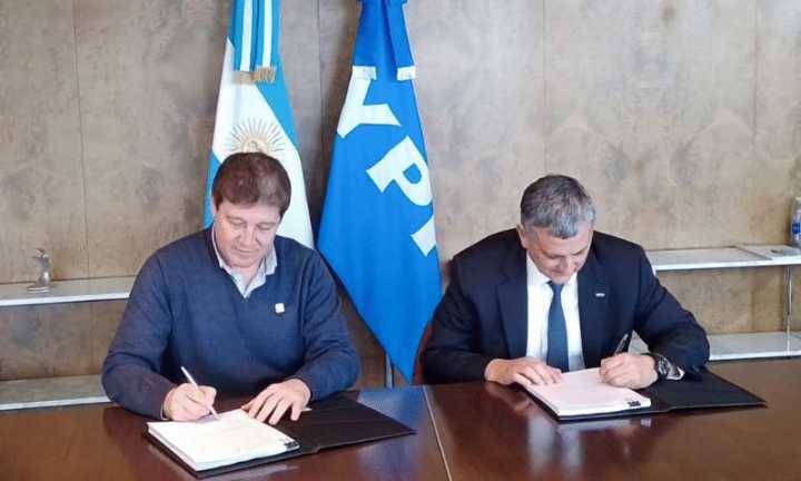 El Gobierno comenzó el proceso de traspaso de YPF a la provincia de áreas operativas