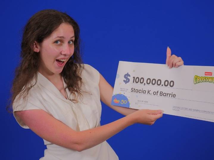 Barrie woman, 20, celebrates $100,000 lottery prize