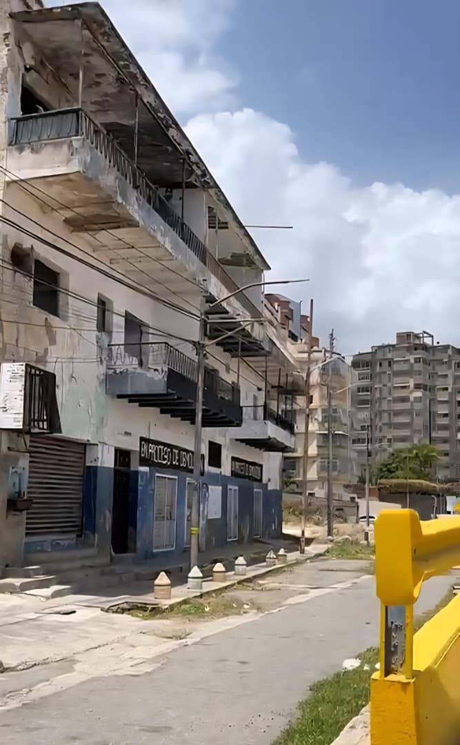 Piden demoler el Centro América