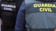 Reducido con un táser tras abalanzarse sobre la Guardia Civil con un hacha y amenazar con llevarlos "al cementerio" en Almería