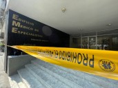 Alista Fiscalía cateo en clínica donde murió joven
