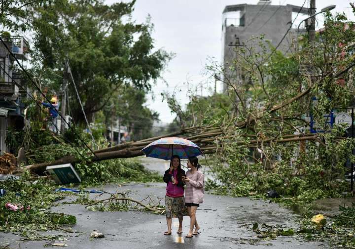 Casi 600.000 personas evacuadas en Vietnam ante la inminente llegada del tifón 'Kajiki'
