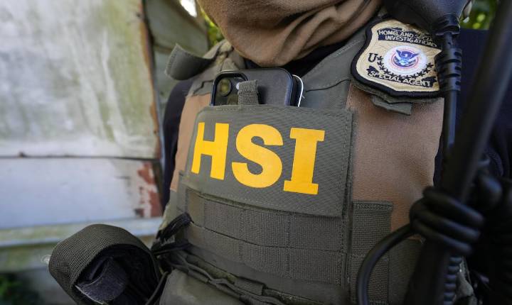 Federales arrestan a un vecino de Camuy por producción y posesión de pornografía infantil