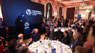 En el final de la campaña bonaerense, Milei defiende su plan económico y le atribuye la suba de tasas al riesgo electoral
