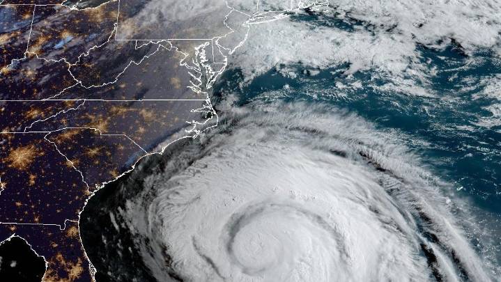 Where is Hurricane Erin headed? See projected path as it…