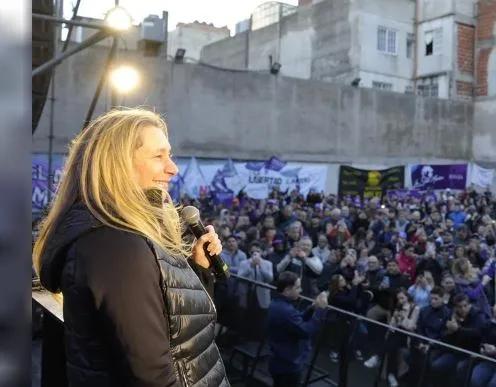 Karina Milei reapareció en público: «Vinimos para que no roben más»