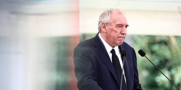 Francia está otra vez en serios problemas