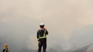 El viento y el calor avivan el incendio de Porto en Zamora: "Es un hongo que explota y corre muchísimo"