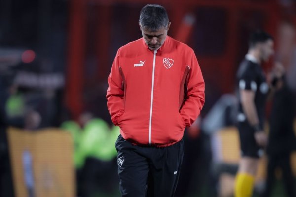 Julio Vaccari explotó tras la derrota de Independiente ante Vélez: “El miércoles hay que ganar como sea”