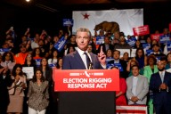 Obama elogia a Newsom por su respuesta frente a "manipulación" del mapa electoral en Texas