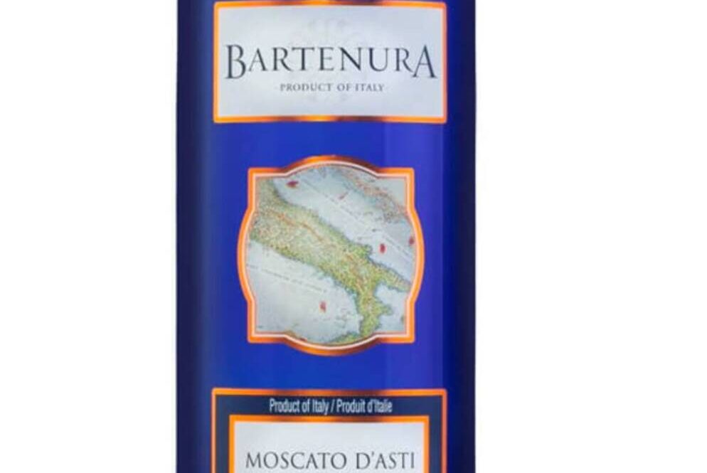 The Sweet Success of the Blue Bottle: How Bartenura Moscato Went From Kosher Staple to Pop