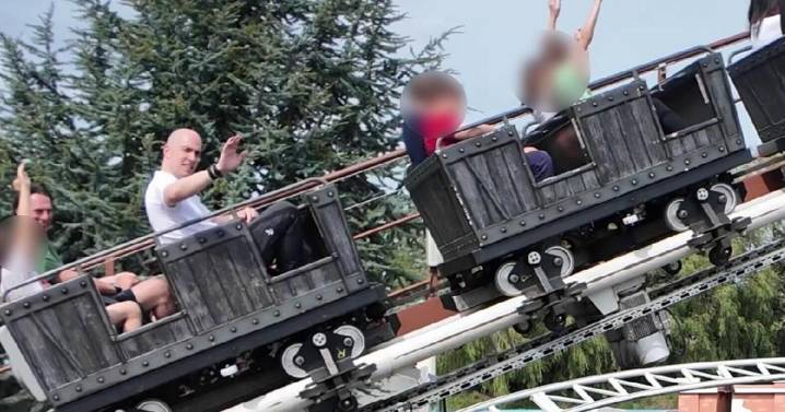 Man breaks world record by riding 55 rollercoasters in only one week