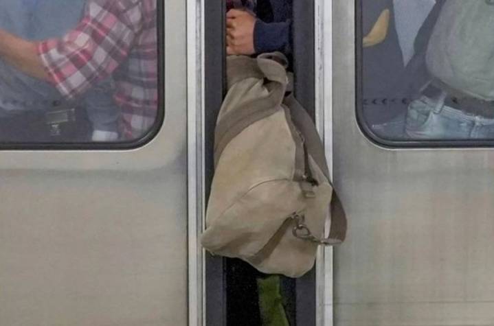 Desalojan a usuarios de la Línea 3 del metro por fallo en cierre de puertas de un tren