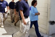 Nueva táctica de ICE en los tribunales: Desestimar los casos de inmigrantes y luego arrestarlos