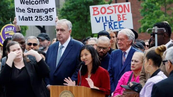 Juez impide a Trump recortar fondos a 34 ciudades y condados por políticas de "santuario"