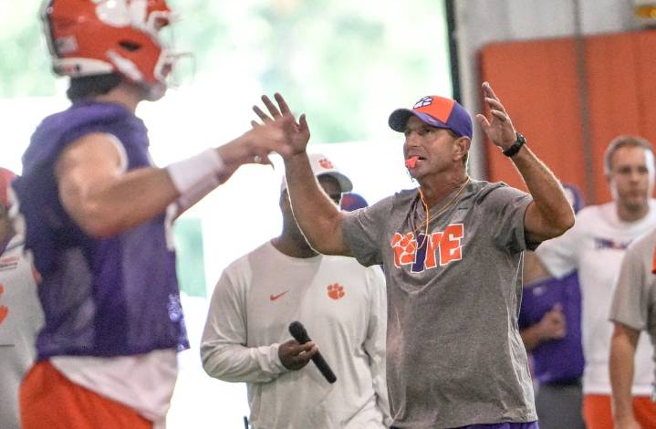 Deadspin | ACC Primer: Can Miami -- or Georgia Tech -- catch Clemson?