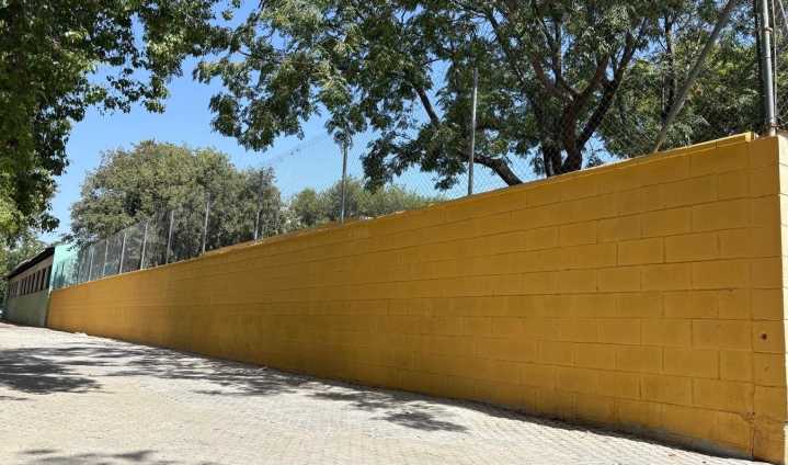 El Ayuntamiento renueva el cerramiento del CEIP Nuestra Señora de la Paz