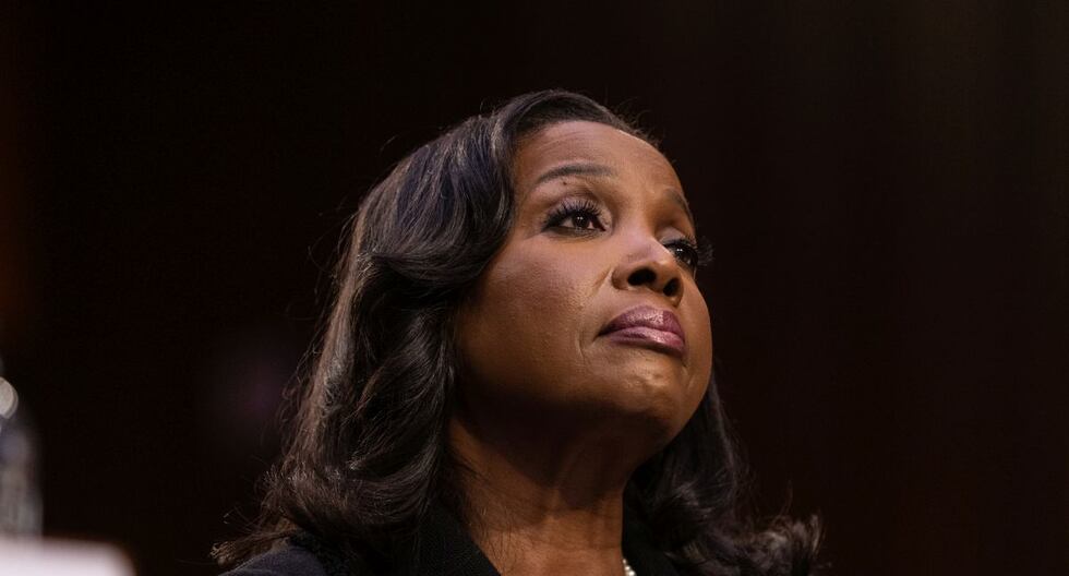 ¿Qué hizo Lisa Cook, gobernadora de la Fed, para desatar la ira de Trump?