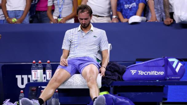 Medvedev multado con 42.500 dólares por su conducta en el US Open