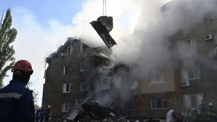 Ataque masivo de Rusia a Kiev deja al menos 18 muertos
