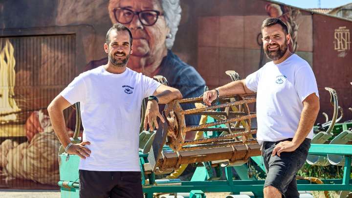 La que lió un pollo: el pequeño pueblo de Burgos que presume de festival y arte rural