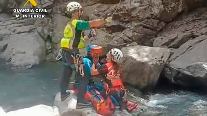 Caídas, lesiones y deshidrataciones marcan un intenso fin de semana de rescates en el Pirineo
