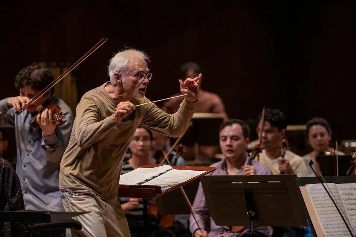 “No soy un compositor político; elijo para mis óperas historias maravillosas”: John Adams
