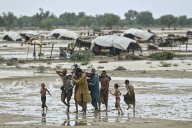 Pakistán: 48 horas de lluvias dejan más de 340 muertos