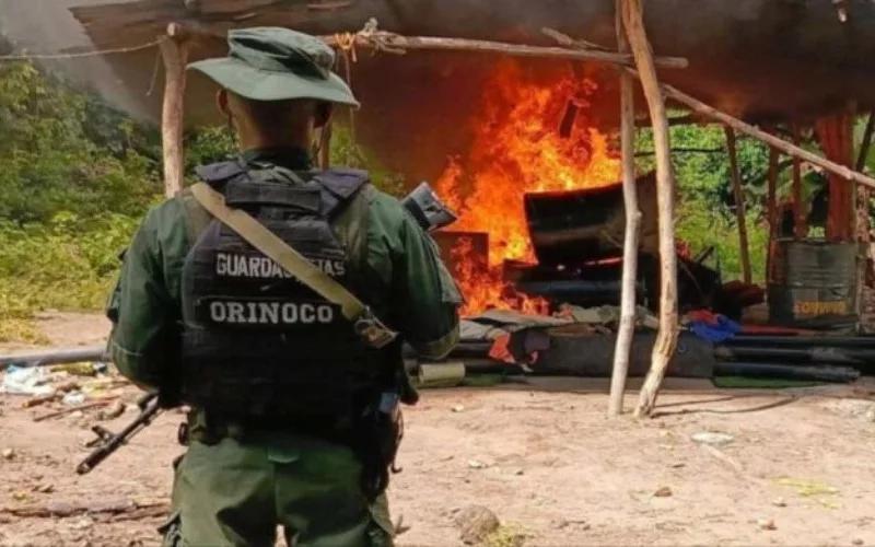 FANB destruye un campamento de minería ilegal en Amazonas