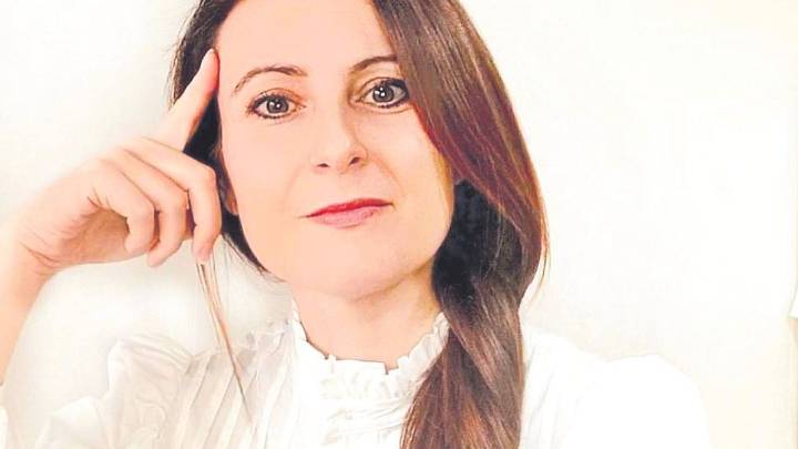 Araceli, @Withbrushandpaper: "En la Región tenemos elementos valiosos de decoración como vasijas, orzas o macetas de barro"