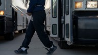 Centro de detención para inmigrantes que sería el más grande del país abrirá esta semana en Texas