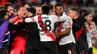 River sufrió con Libertad, pero pasó por penales y jugará cuartos de la Libertadores