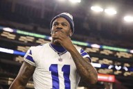 Cowboys deal DE to Packers