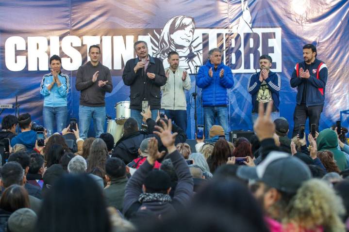 En Lanús, Máximo, Alvarez y Decuzzi encabezaron el Festival 'Cristina Libre'