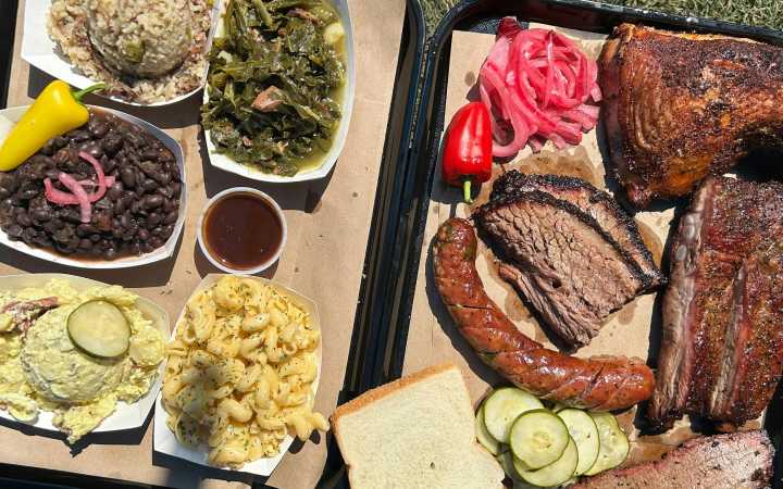 This Couple’s Barbecue Bus Stands Out on the Corpus Christi Scene