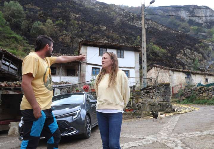 «Fue muy angustioso. Caían troncos ardiendo. No dormimos en toda la noche»