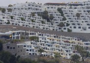 Ciudadanos y sindicatos exigen que la nueva ley del Turismo «se centre en las personas» y no en el suelo